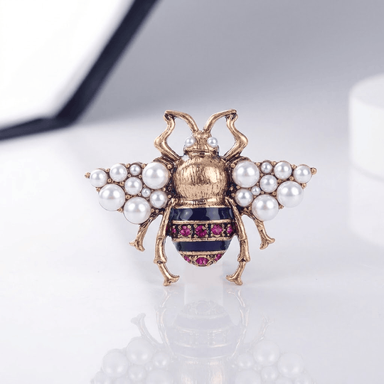 Elegant Dripping Oil Bee Brooch