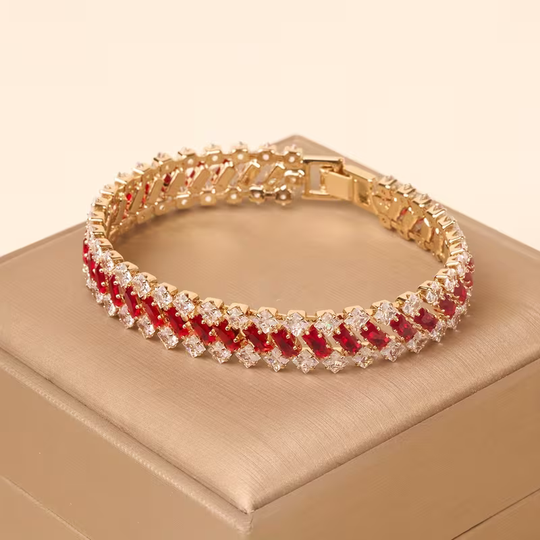 Elegant Emerald Gold Luxe Bracelet