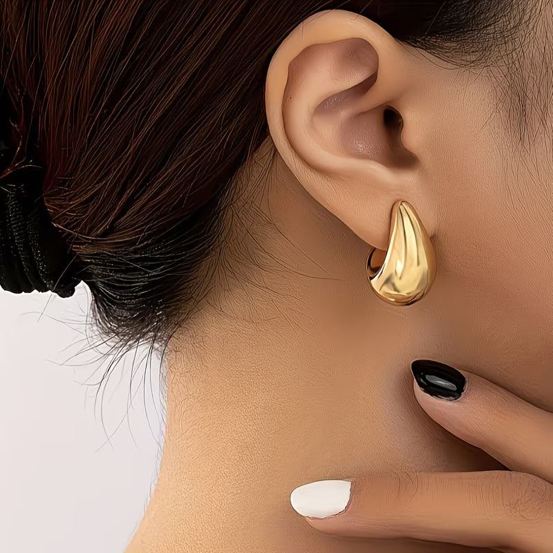 Gold Elegant Teardrop Earrings