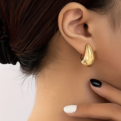 Gold Elegant Teardrop Earrings