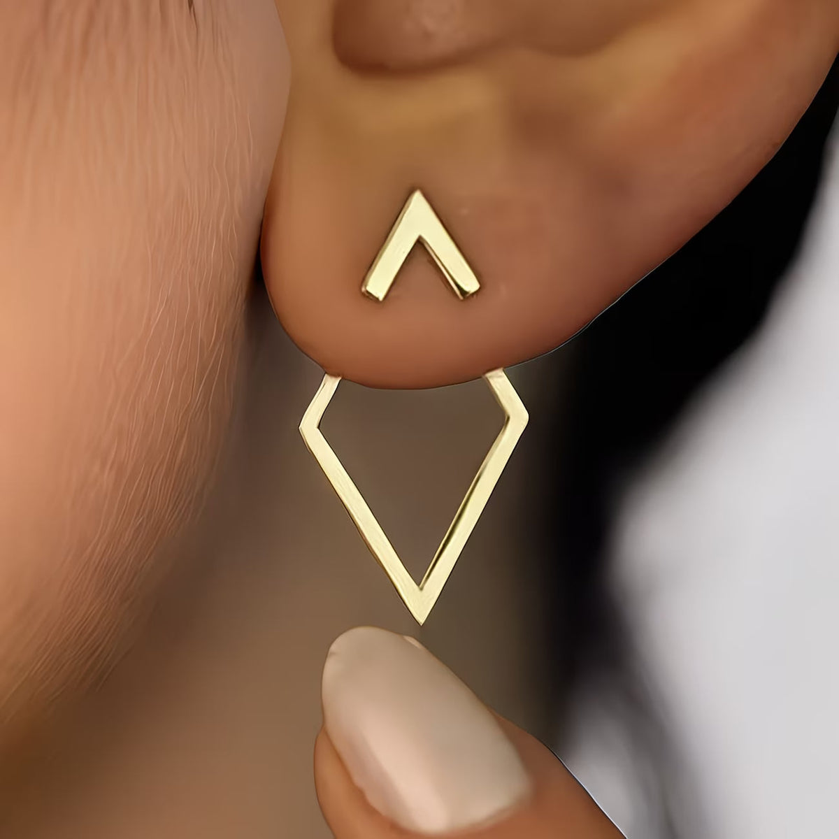 Sleek Gold Beauty Earrings