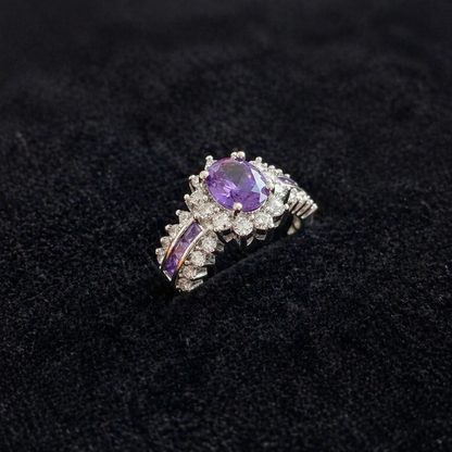 Sophisticated Amethyne Crown Gold Ring