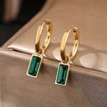 Elegant Vintage-Inspired Gold Teardrop Earrings
